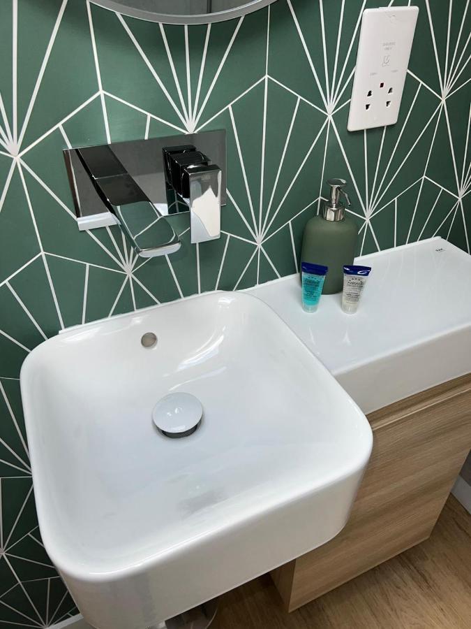 Central Ensuite Guest Unit With Ac And Free On-Street Parking Brighton Exterior photo